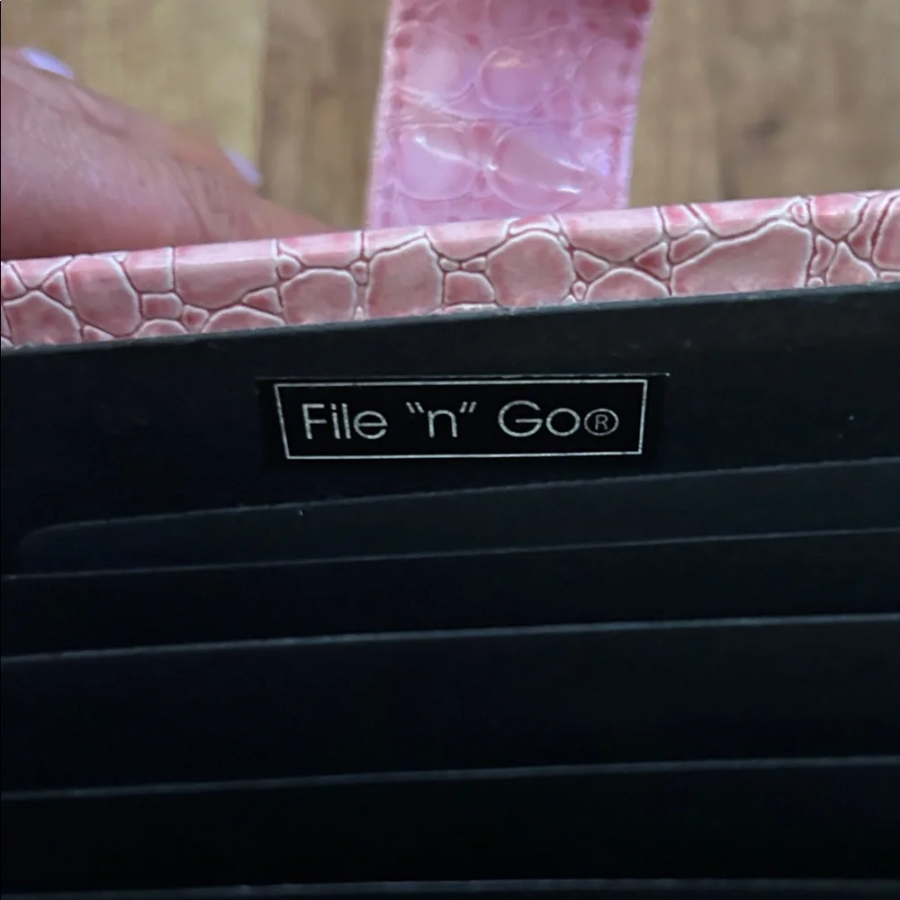 Pink Crocodile Pattern Women's File Organizer